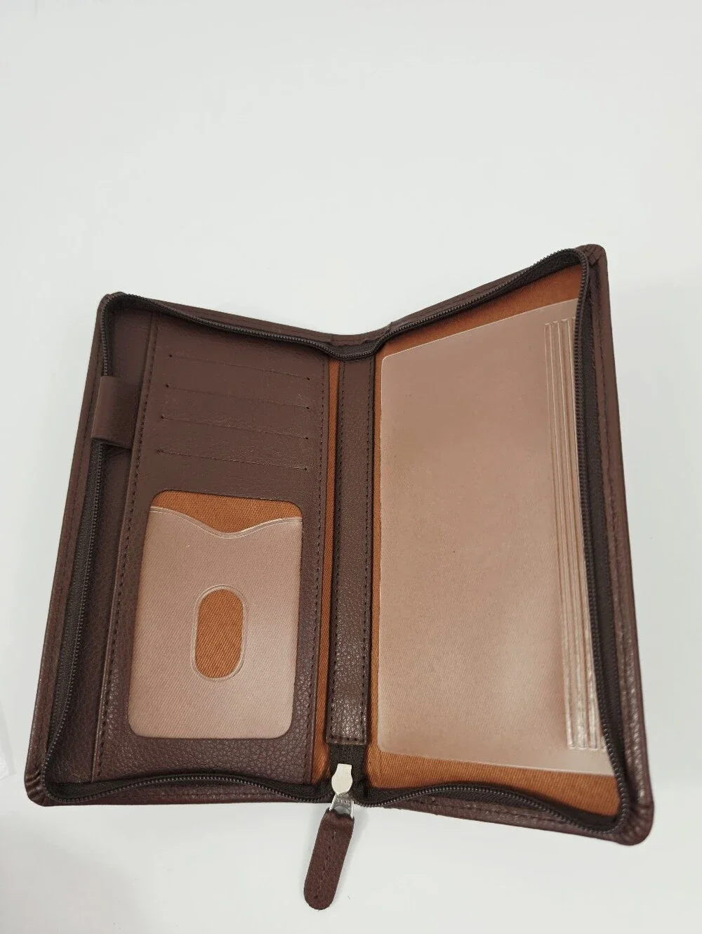 New 100% Geniune Leather Zippered Wallet